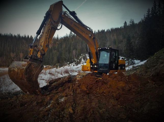 Beltegrever Cat 323DL 24 tonn