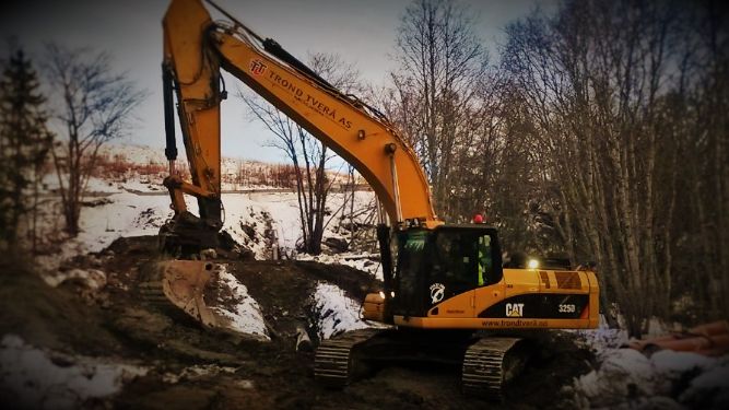 Beltegravemaskin Cat 325DL 35 tonn
